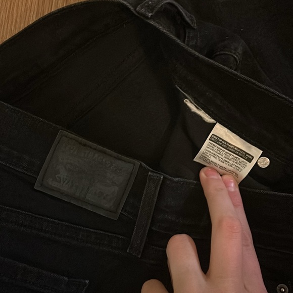 Black Levi’s Jeans - Picture 4 of 5